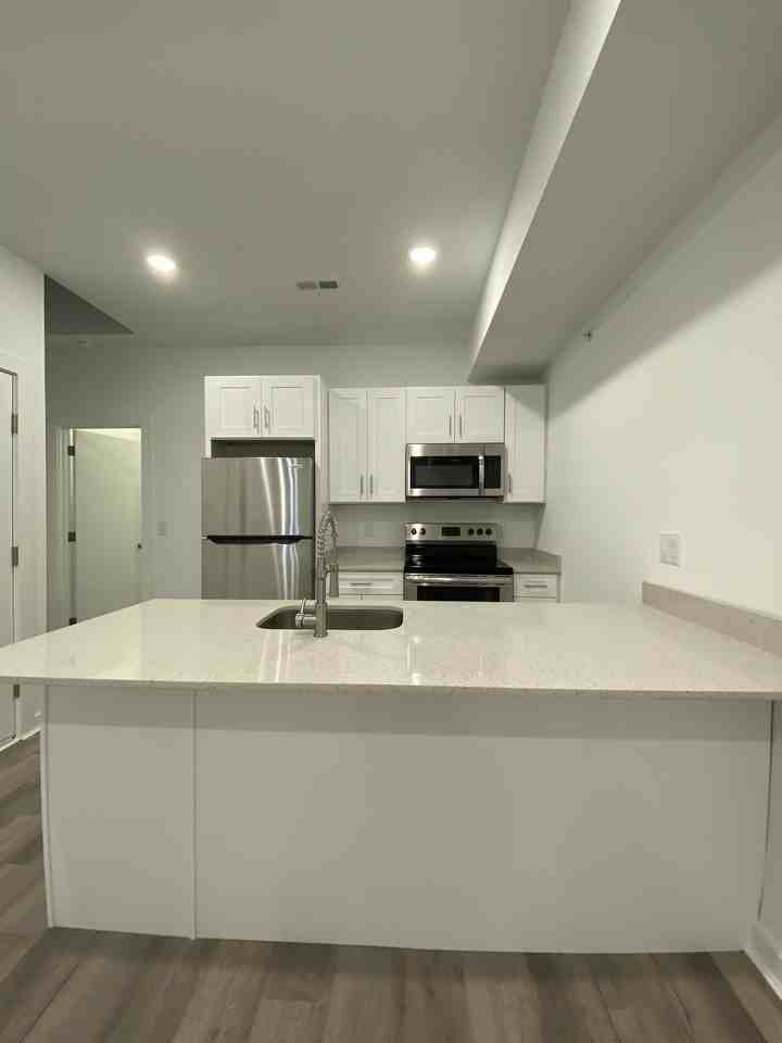 667 667 North 52nd StreetUnit 3 #3