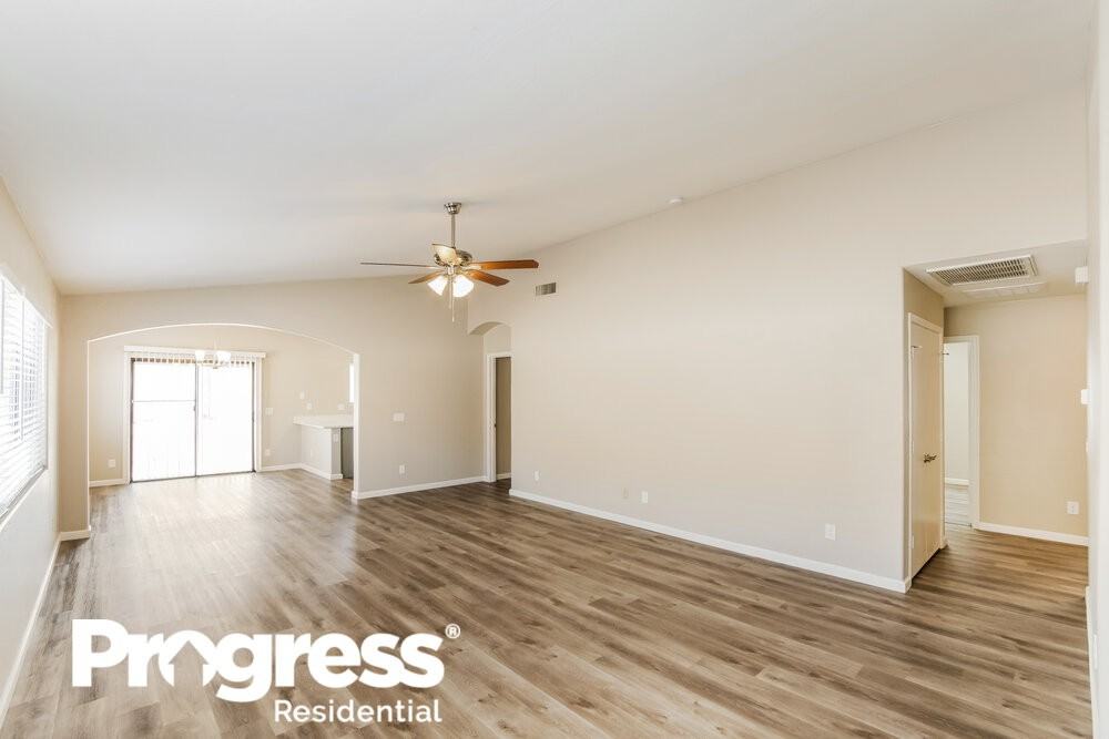 25698 W St Kateri Dr - Photo 3 of 21