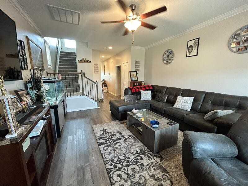 127 Weaver Way - Photo 3 of 21