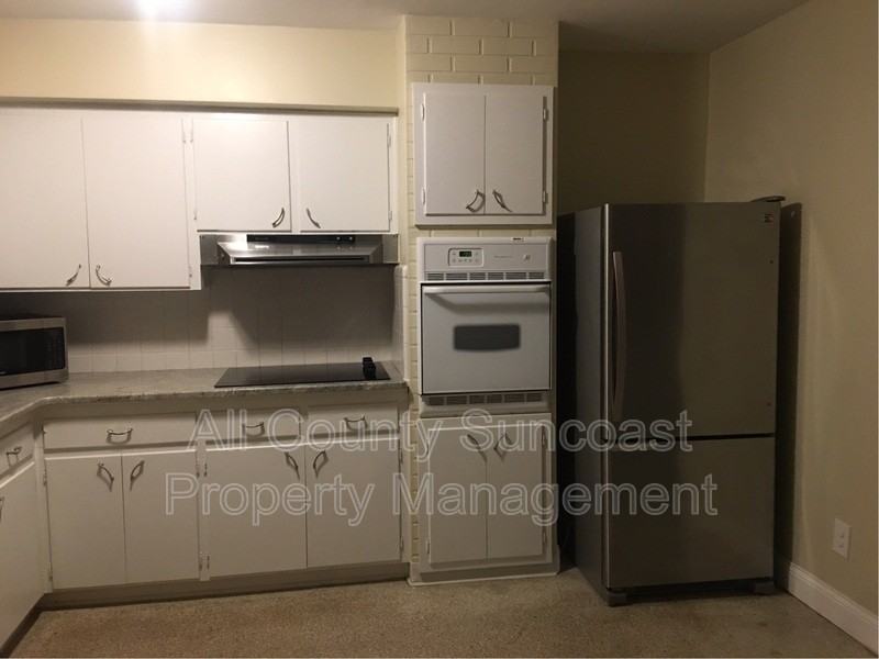 5036 10th Ave N - Photo 3 of 25