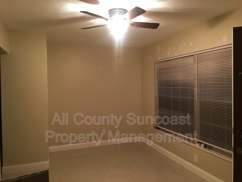 5036 10th Ave N - Photo 5 of 25