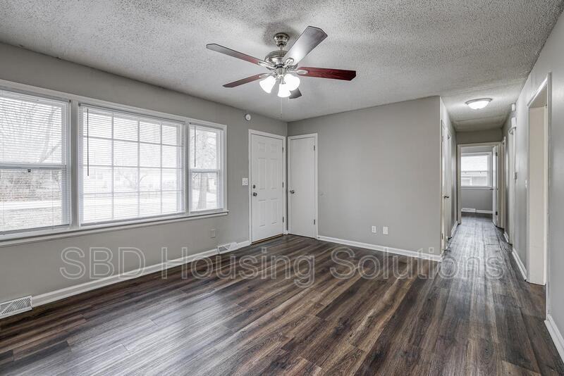 5311 Ne 46th Ter - Photo 2 of 11