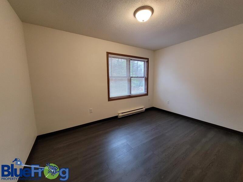 406 N Barkman St - Photo 6 of 7
