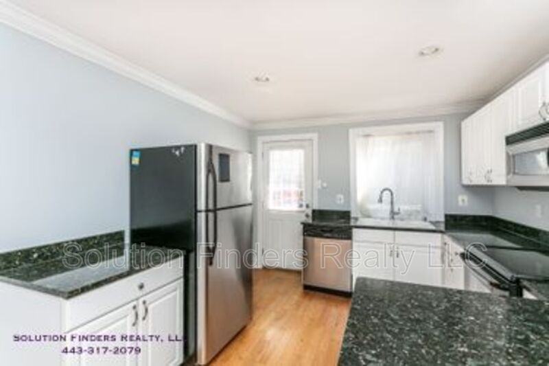 3403 Hudson St - Photo 6 of 18