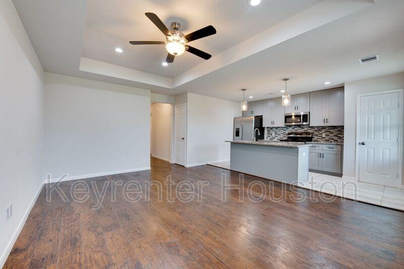 5405 Groveton Street #2 - Photo 4 of 24