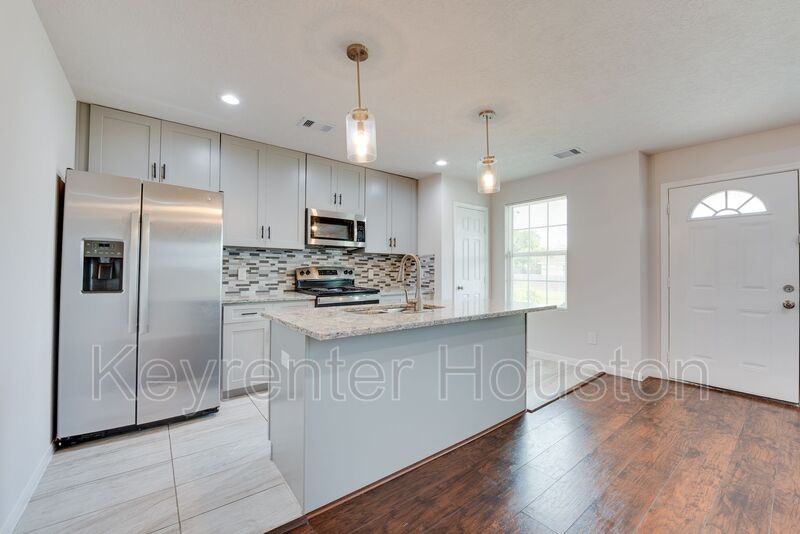 5405 Groveton Street #2 - Photo 6 of 24