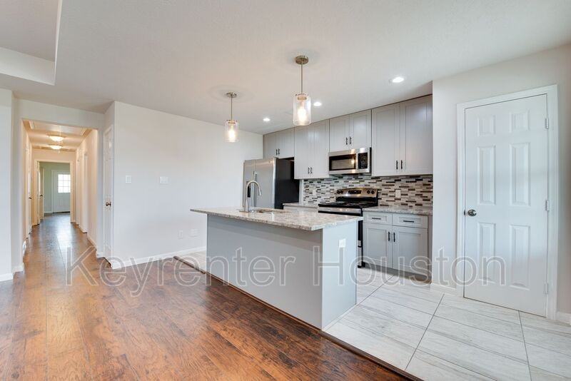 5405 Groveton Street #2 - Photo 7 of 24