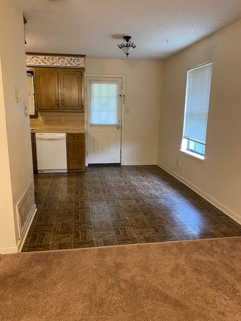 3927 Eastwood Drive - Photo 3 of 9