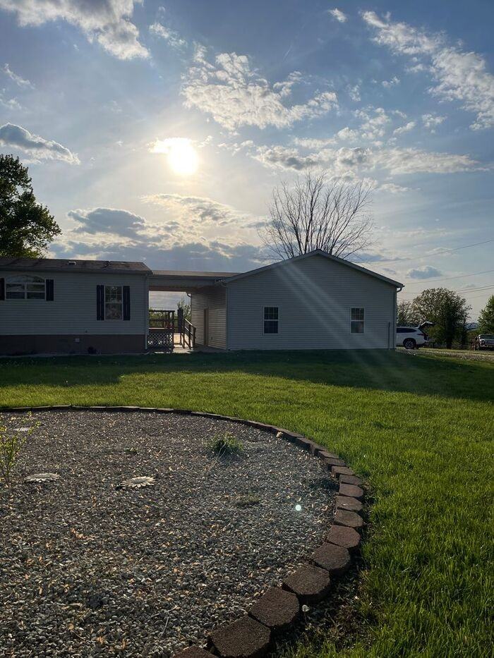 702 W Parkview Dr - Photo 2 of 38