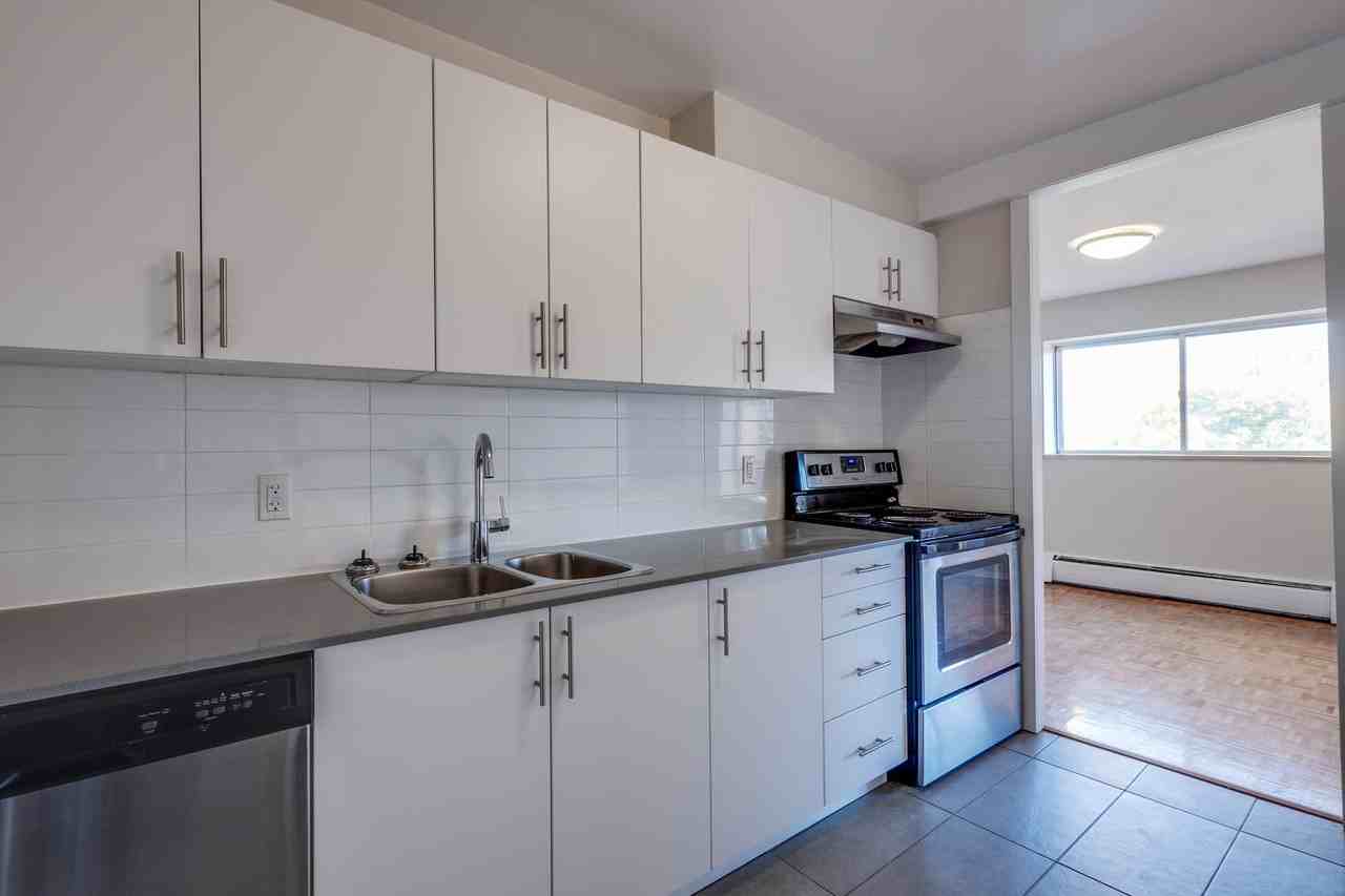 Metropolitan Towers Apartments 57 Union St E, Waterloo, ON N2J 1B9