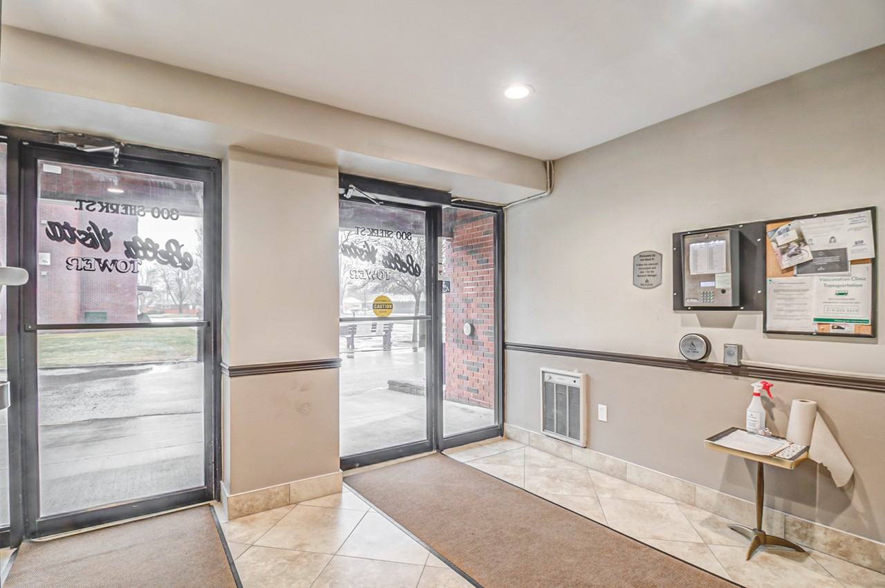 Bella Vista Apartments - Photo 2 of 20