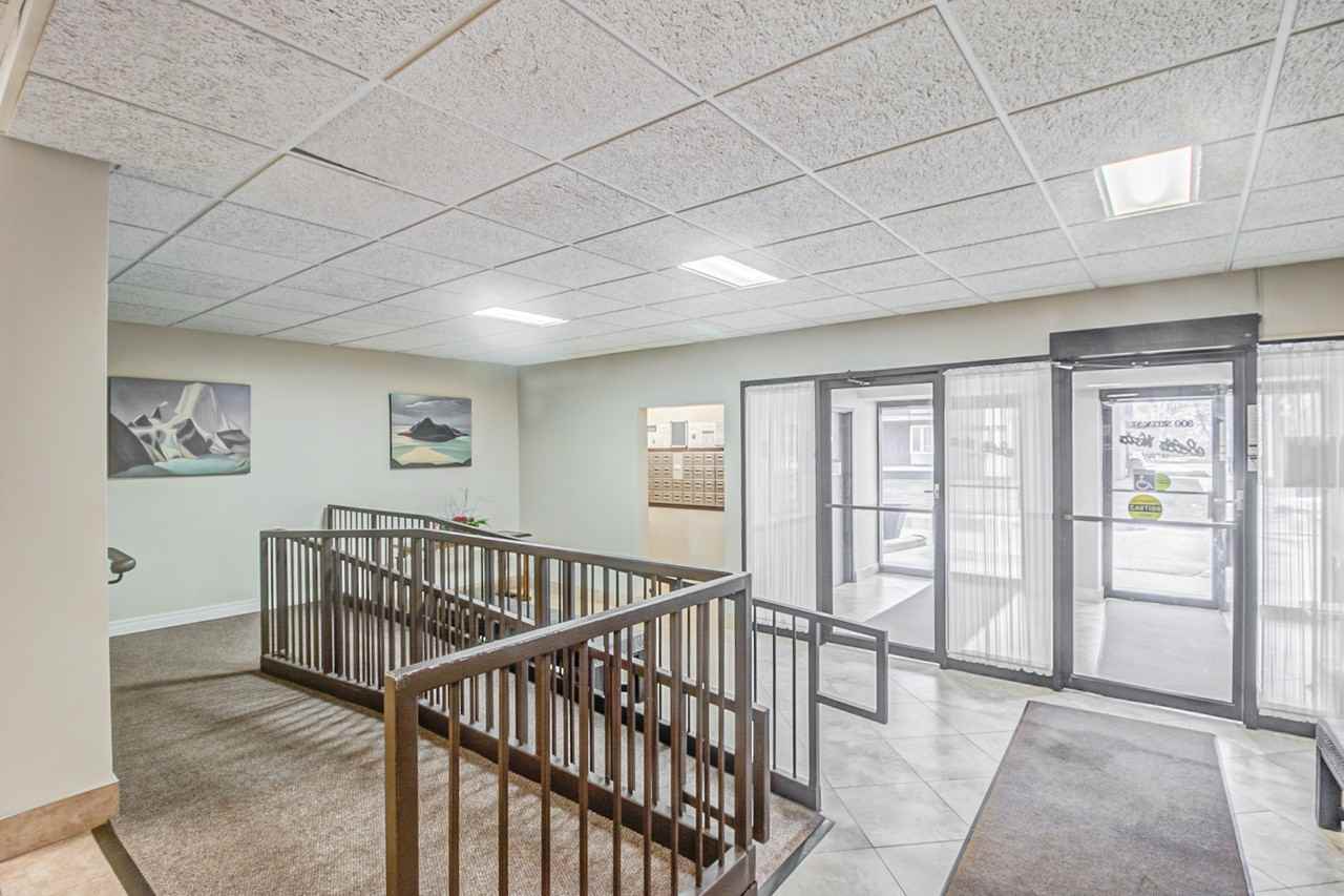 Bella Vista Apartments - Photo 3 of 20