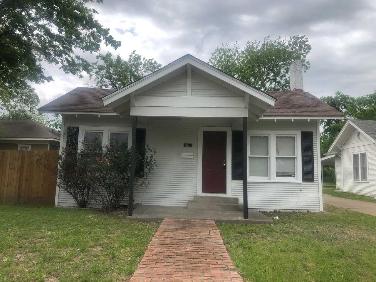 1211 Monroe St #1 - Photo 2 of 34