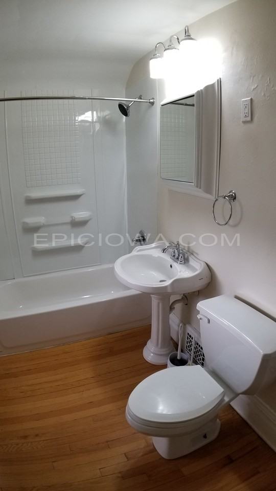 361 20th St Se #1 - Photo 7 of 14