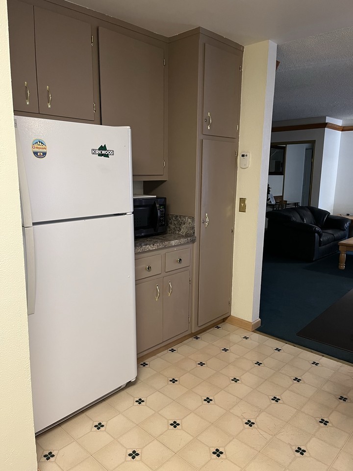 1223 Bonanza Ave #10 - Photo 4 of 19