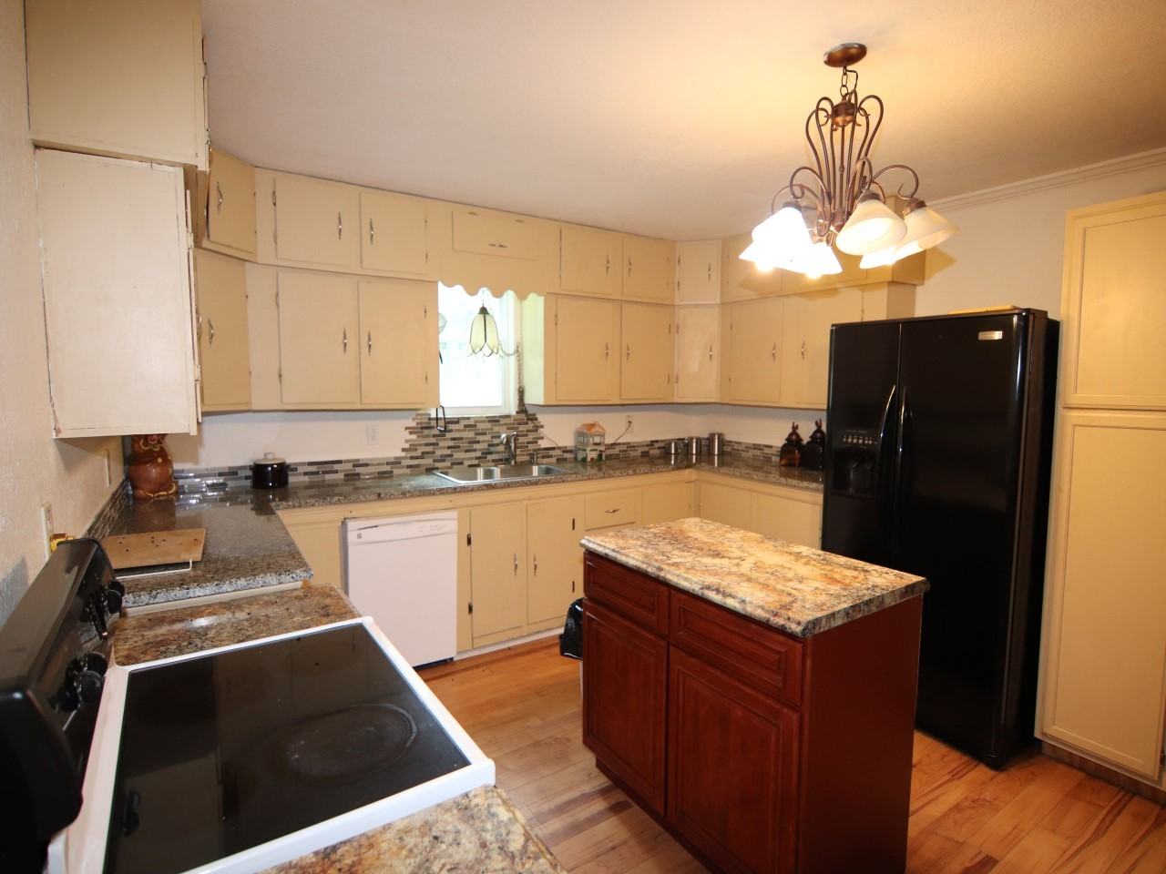 1190 Aldred Street #1 - Photo 3 of 21