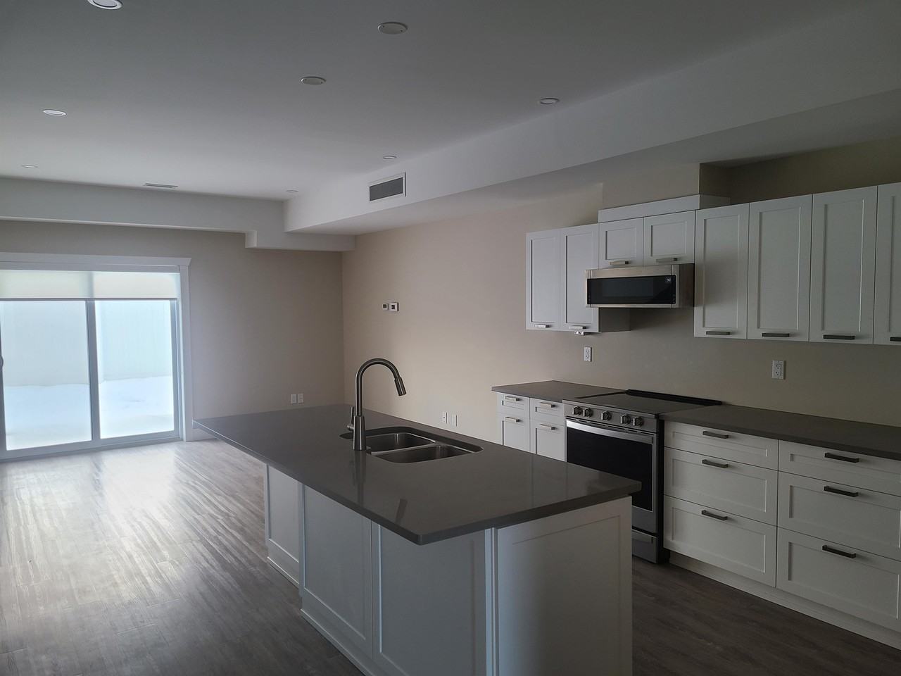 550 Sandison St #23TH - Photo 6 of 18