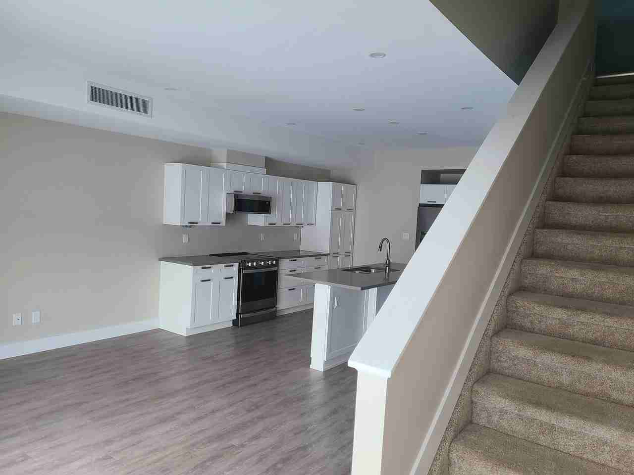 550 Sandison St #23TH - Photo 7 of 18