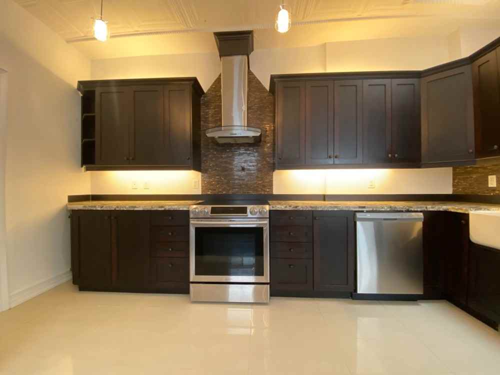 385 Jane St - Photo 3 of 50