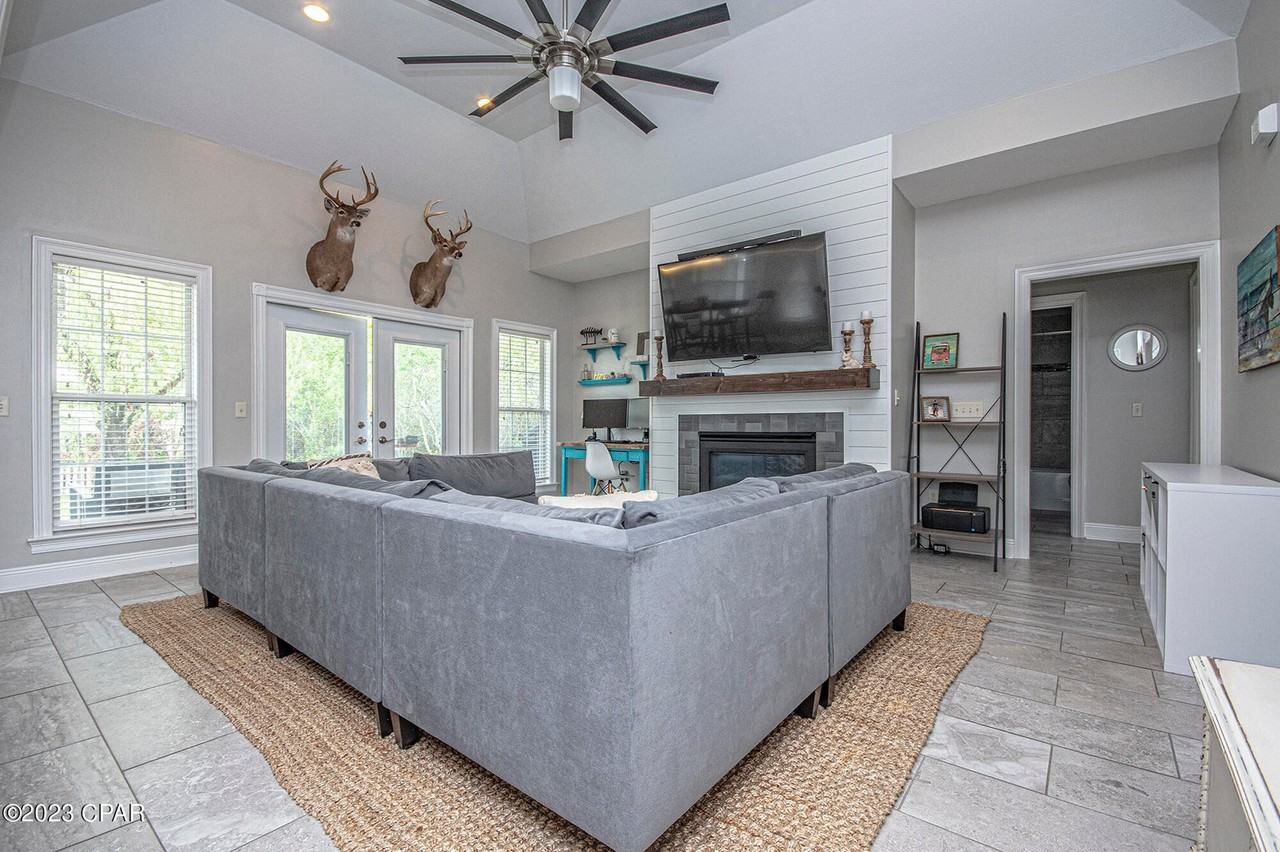 12237 Lyndell Plantation Dr #1 - Photo 5 of 20