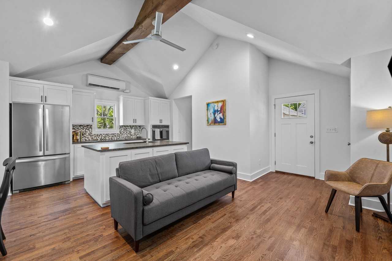 724 Walnut Ave #1 - Photo 4 of 28