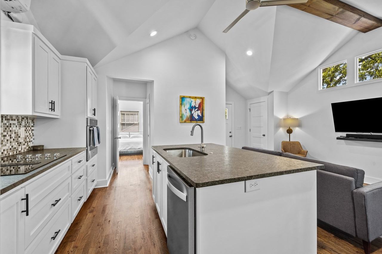 724 Walnut Ave #1 - Photo 6 of 28