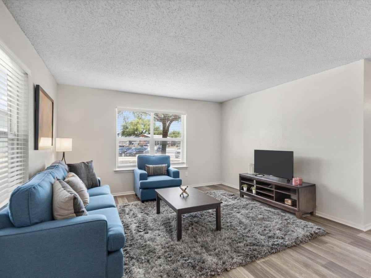 201 S Clark Rd - Photo 7 of 17