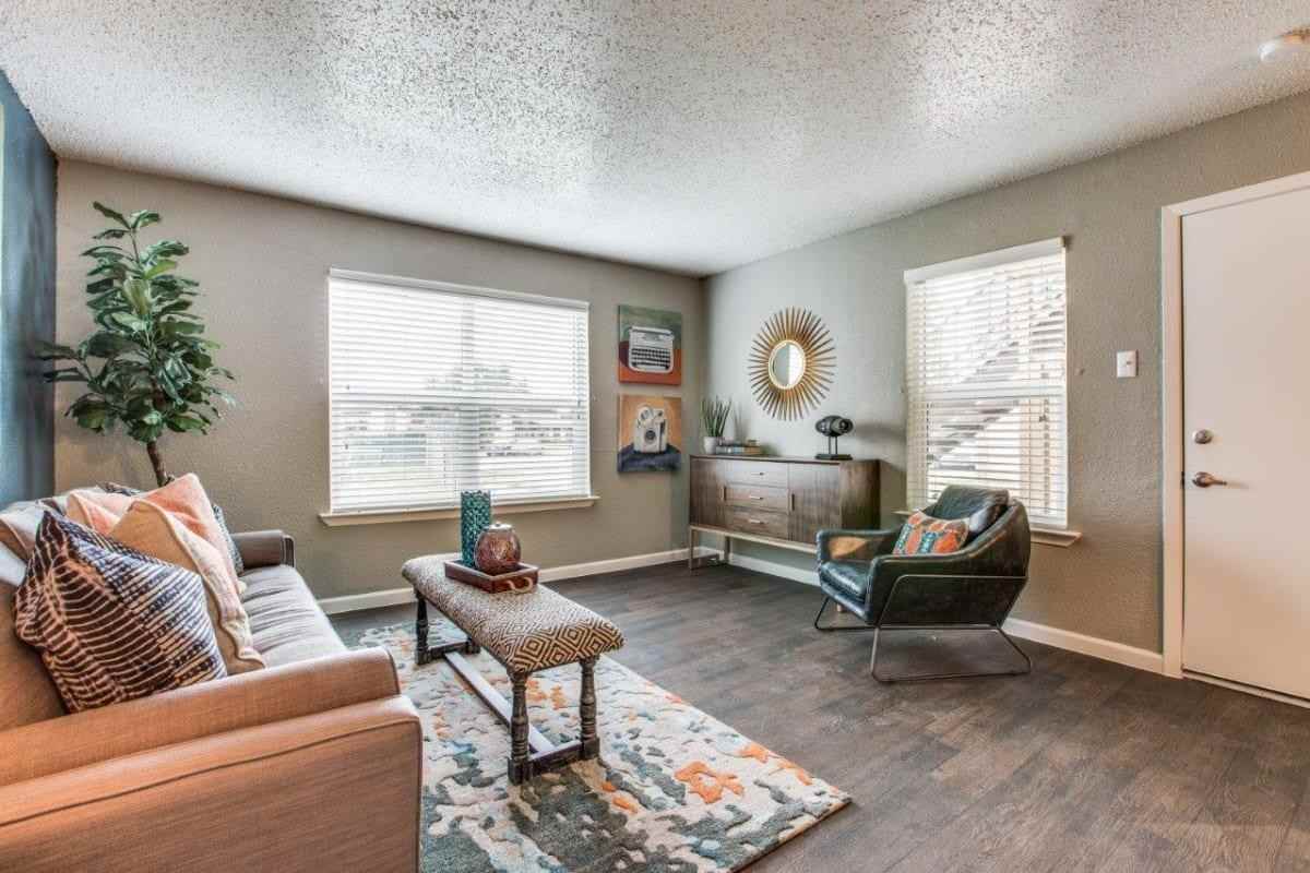 201 S Clark Rd - Photo 2 of 17