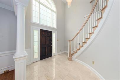 101 Gresham Pl - Photo 2 of 50