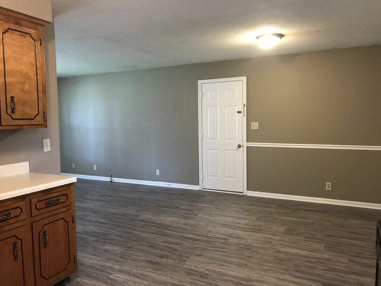 208 Northwood Ter - Photo 3 of 11