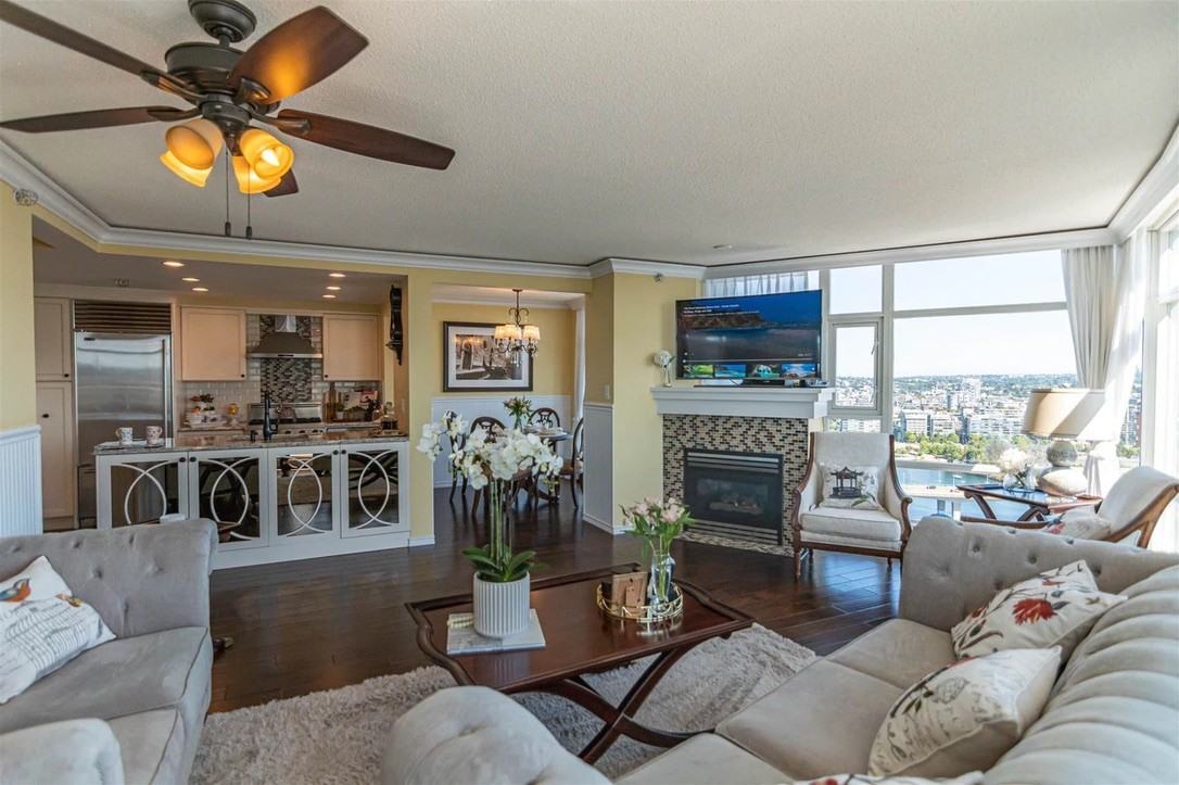 1199 Marinaside Crescent #3301 - Photo 6 of 19