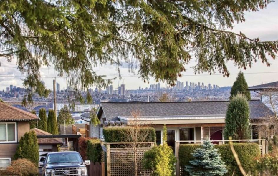 860 Whitchurch Street - Photo 2 of 13