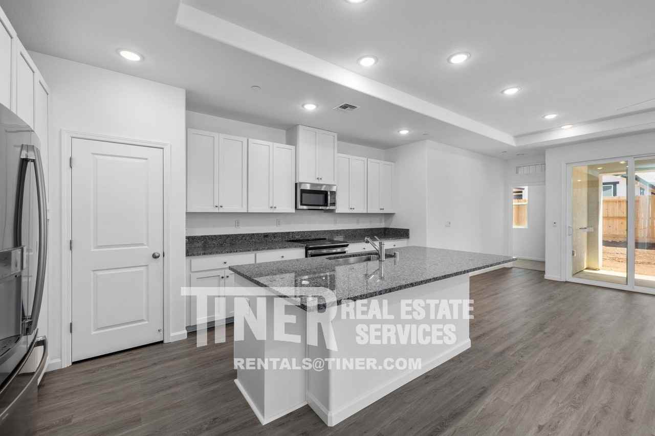 4217 Creede Way - Photo 3 of 37