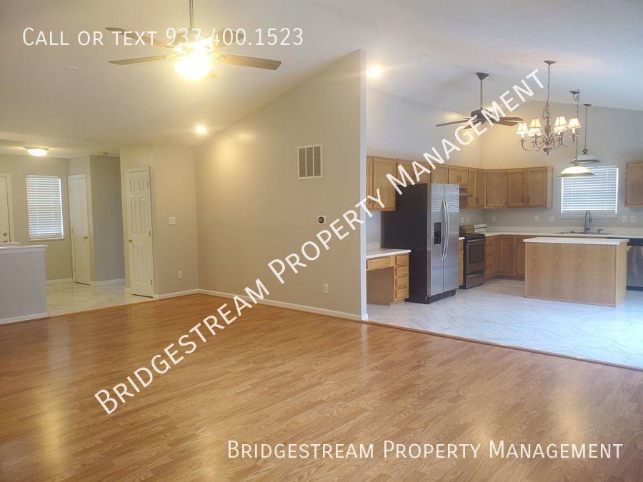 360 Lakeview Dr - Photo 2 of 25