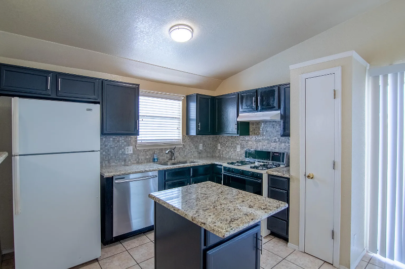 6217 Arch Bridge Dr - Photo 2 of 4