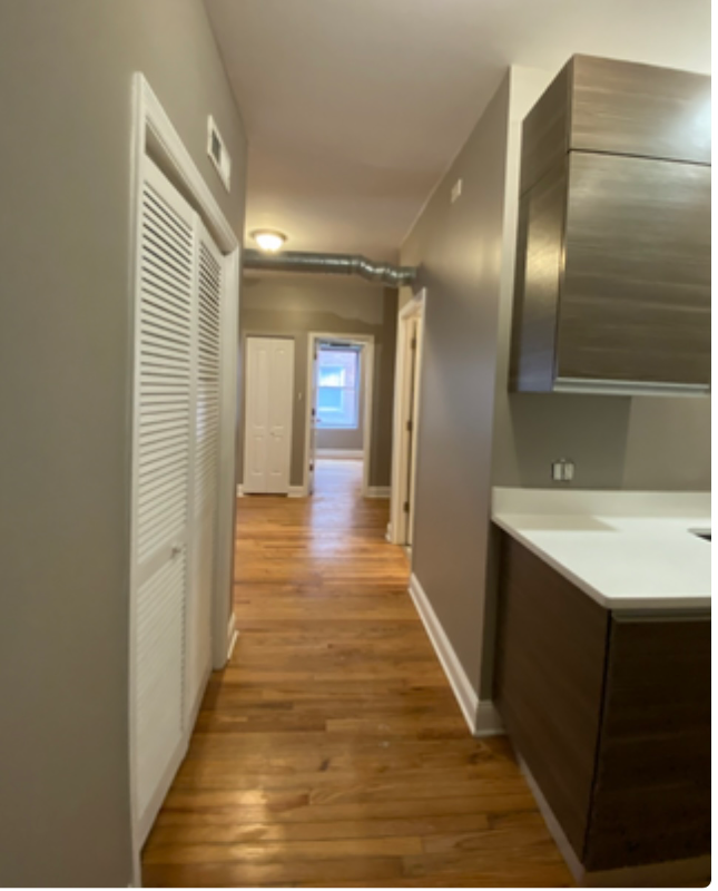 6236 S King Dr - Photo 5 of 9