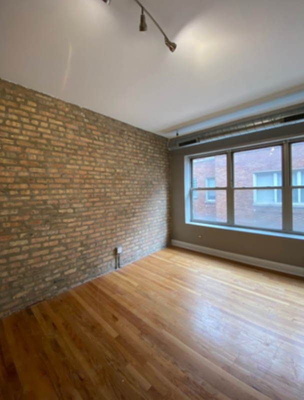 6236 S King Dr - Photo 6 of 9