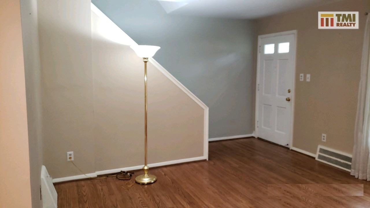 22833 Lakeshore Dr #1 - Photo 4 of 30