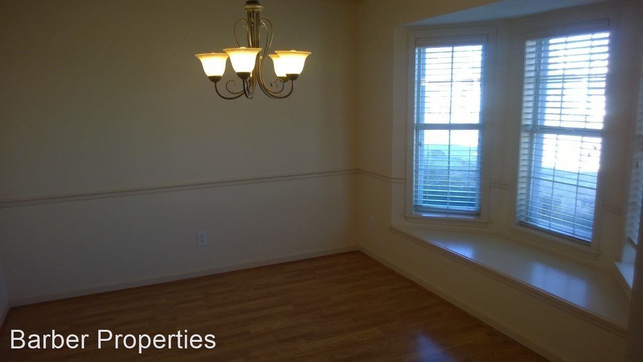 366 Cobblestone Way - Photo 3 of 7