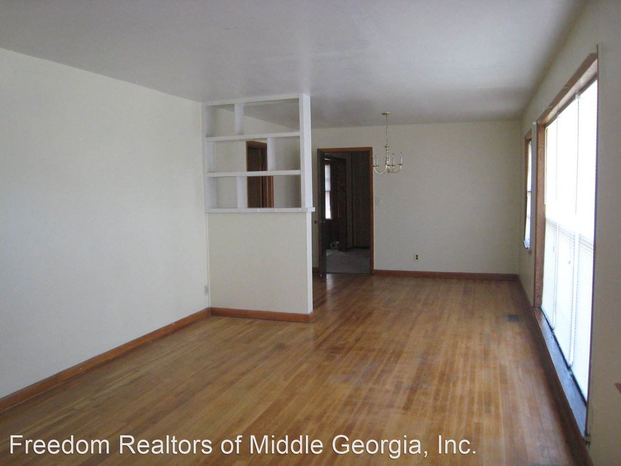 143 Morris St - Photo 3 of 18