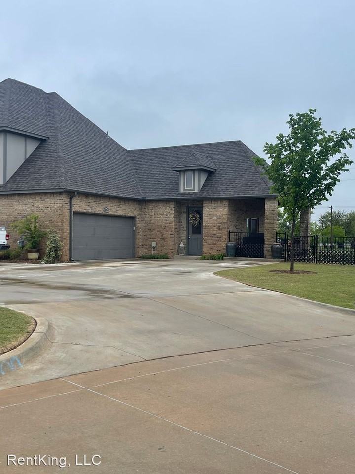 4704 Enclave Ln - Photo 3 of 23