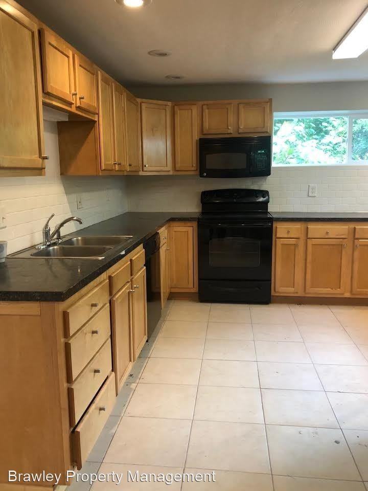 1012 W Winding Way - Photo 2 of 15