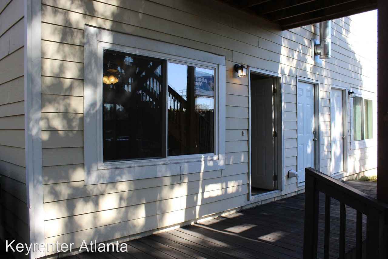 1155 United Ave SE - Photo 2 of 15