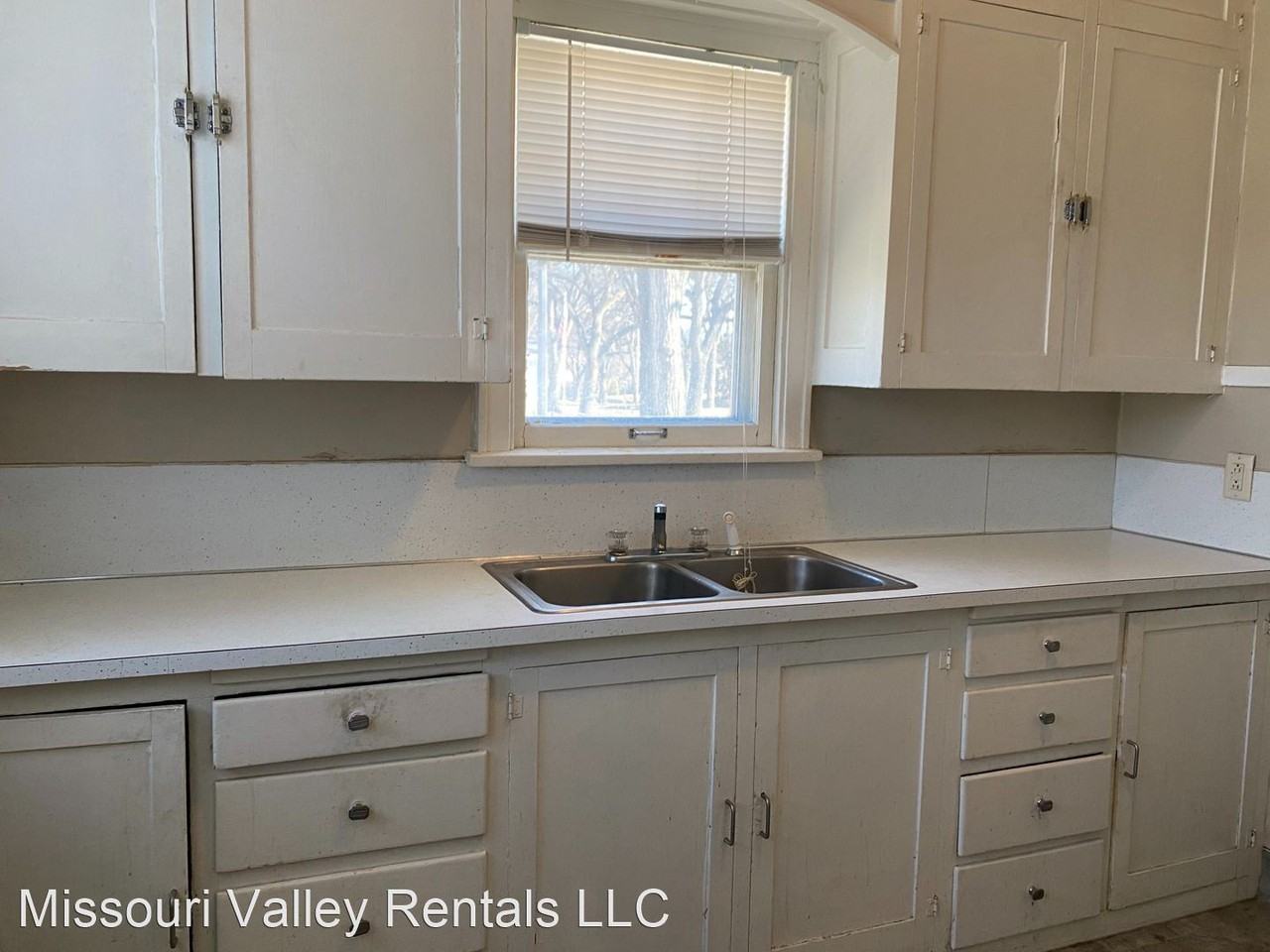 302 West Ave C - Photo 3 of 20