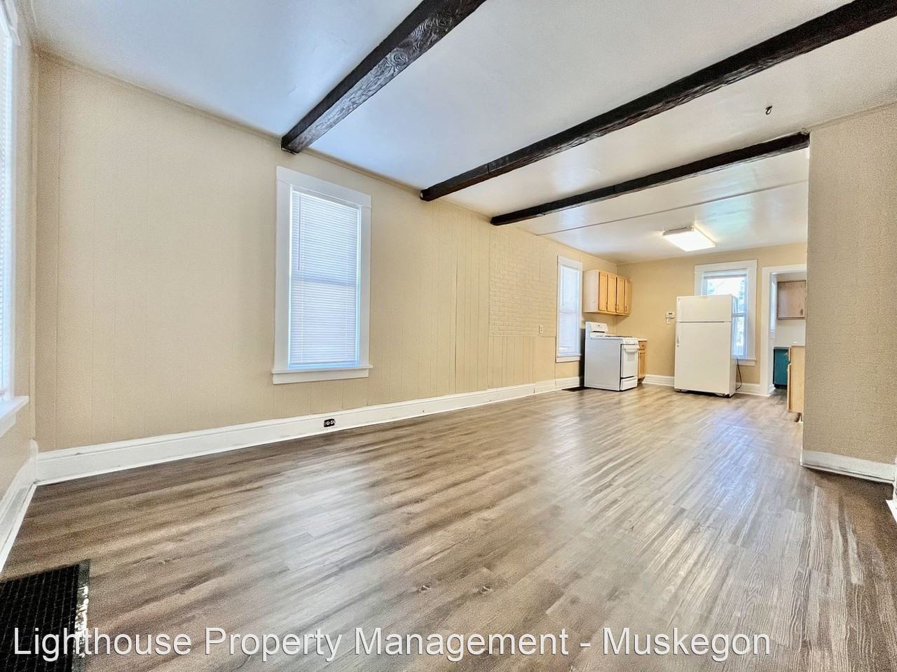 1786 Dyson St - Photo 3 of 15