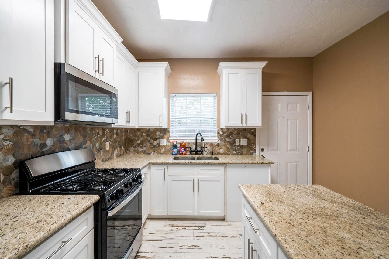 Claygate Dr - Photo 5 of 13