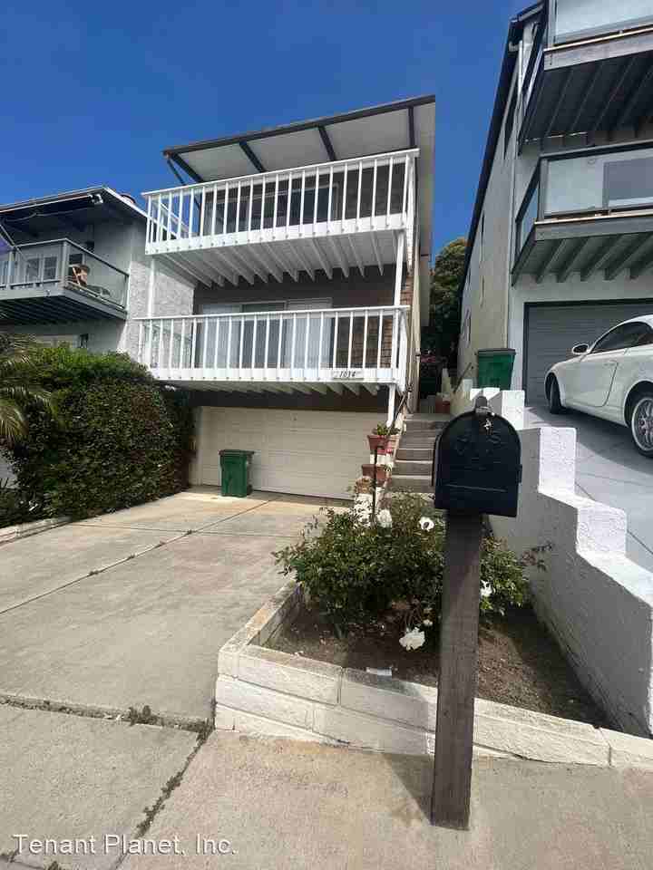 1034 Santa Ana St - Photo 2 of 17
