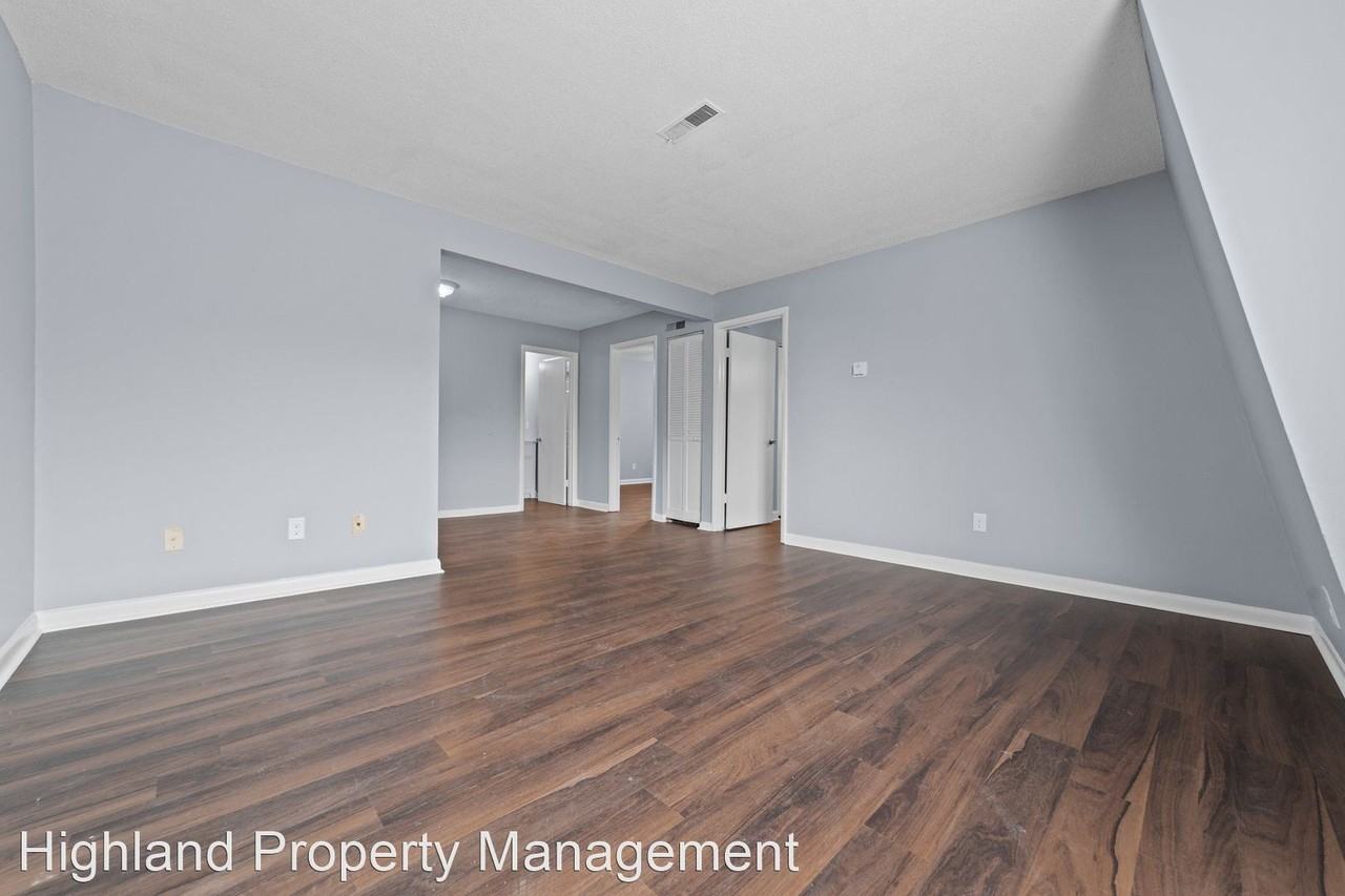 517 W Market St. - Photo 3 of 22