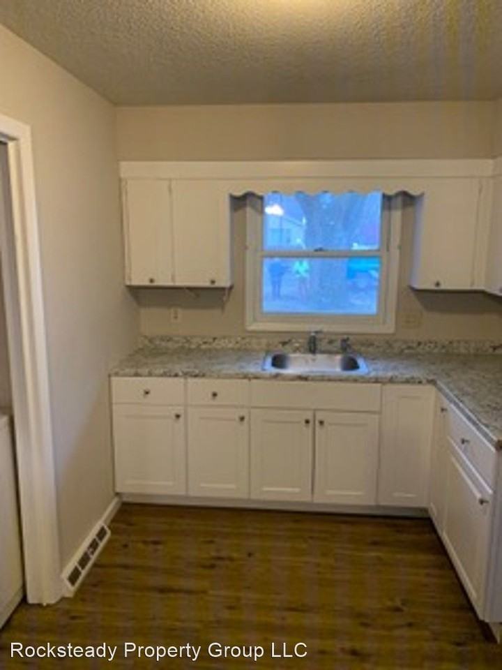 518 Alabama Ave - Photo 2 of 9