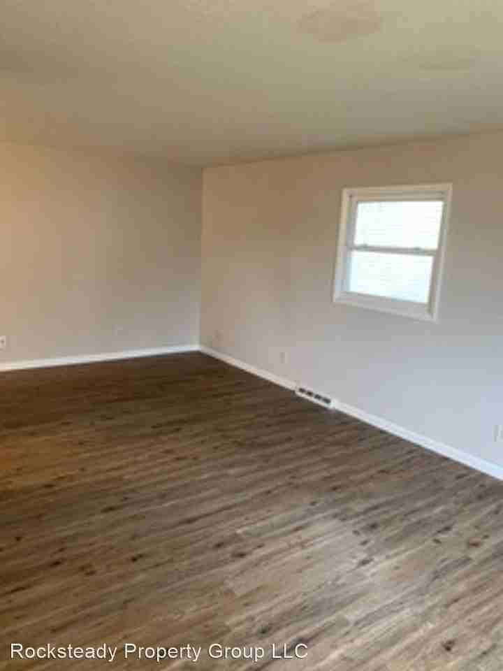 518 Alabama Ave - Photo 3 of 9